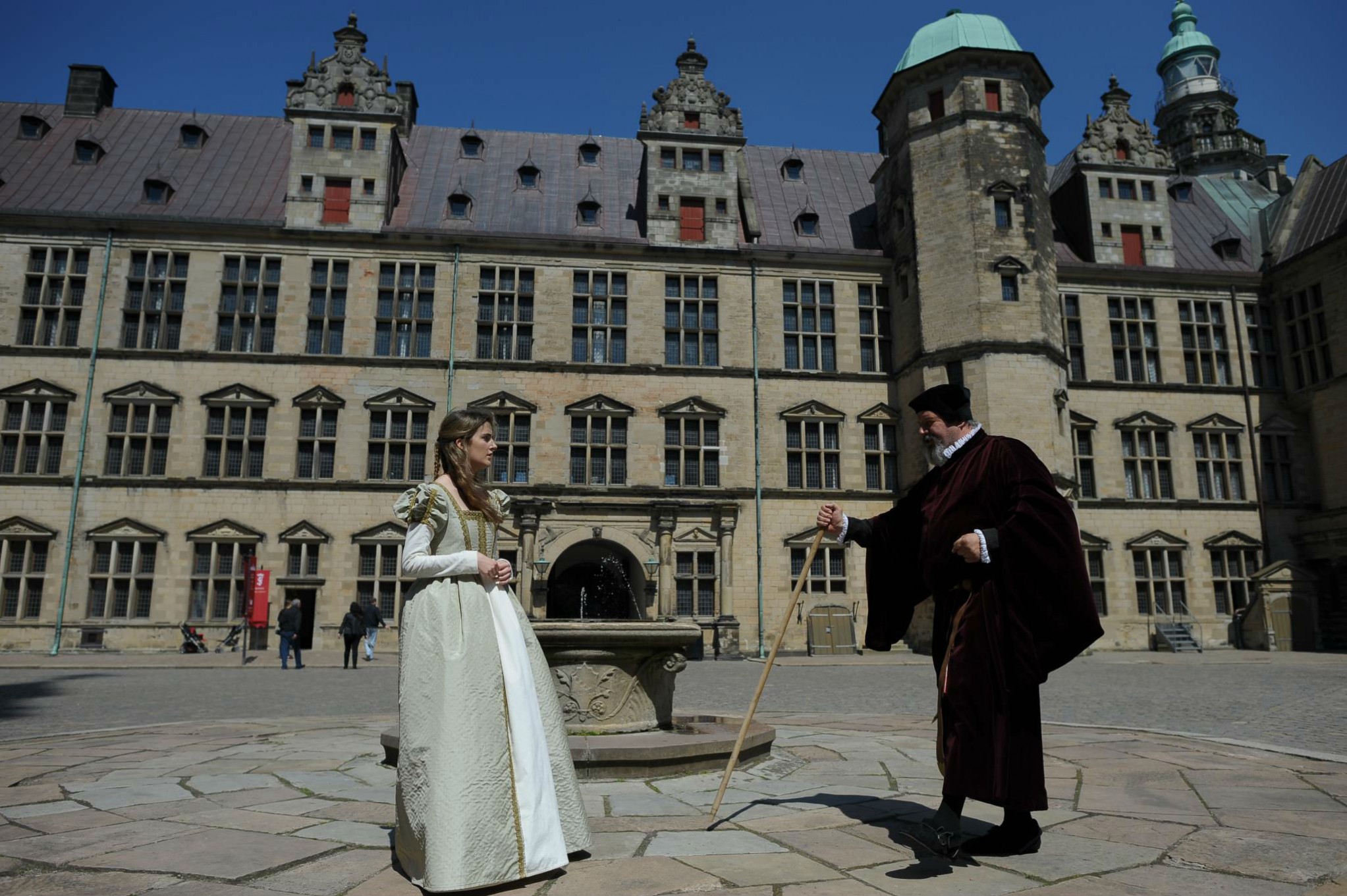 I Hamlets verden Hamlet Live foto Tobias Fonsmark Kronborg Slot