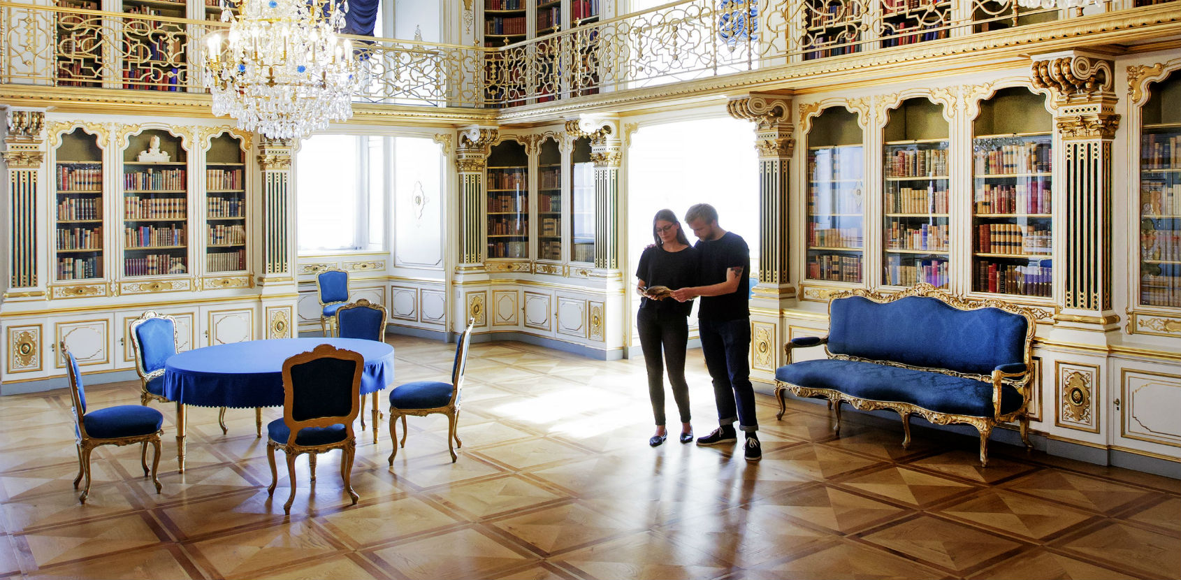 Dronningens Håndbibliotek Christiansborg Slot mand og kvinde foto Thorkild Jensen 